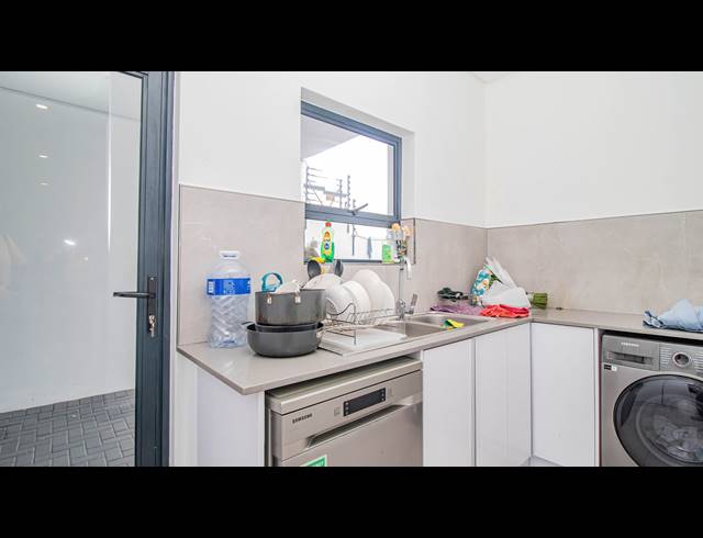 4 BEDROOM HOUSE FOR SALE IN SANDOWN